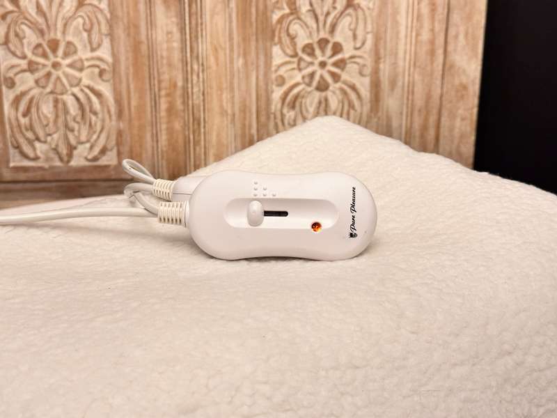 Pure Pleasure Dual Zone Electric Blanket