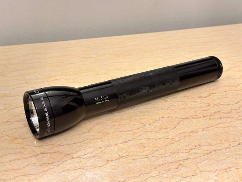 MAGLIGHT Large Led Torch ML300L