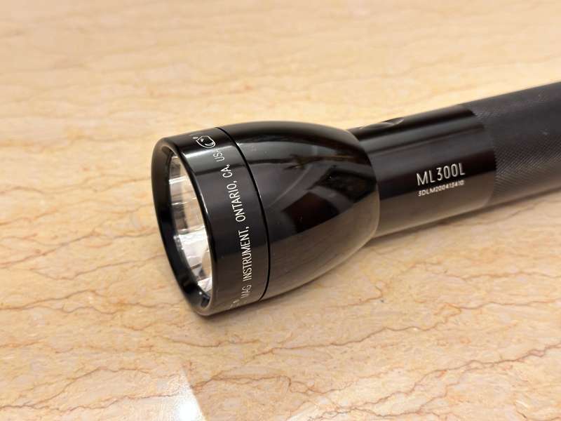 MAGLIGHT Large Led Torch ML300L