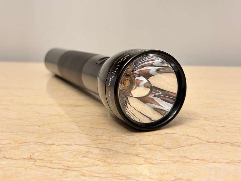 MAGLIGHT Large Led Torch ML300L