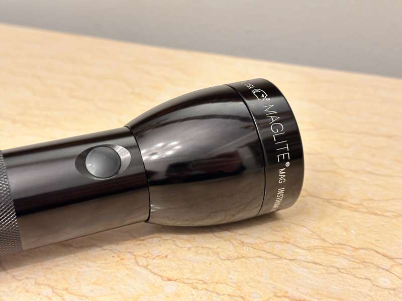 MAGLIGHT Large Led Torch ML300L