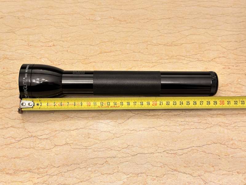 MAGLIGHT Large Led Torch ML300L