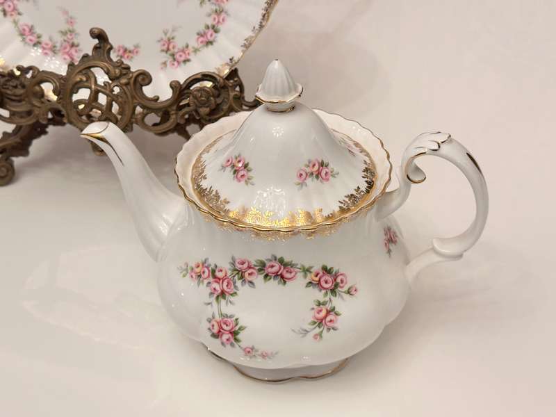 Royal Albert Dimity Rose Large Tea Pot & Cake Plate
