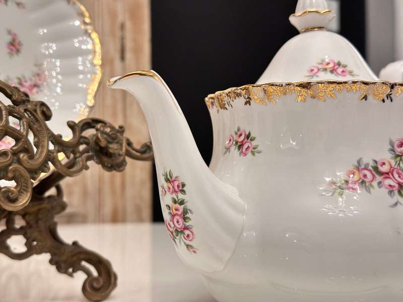 Royal Albert Dimity Rose Large Tea Pot & Cake Plate