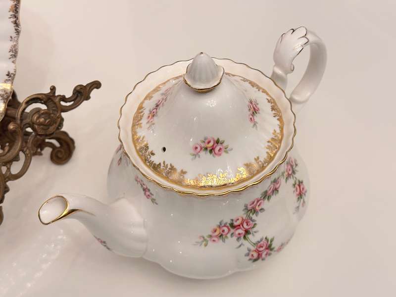 Royal Albert Dimity Rose Large Tea Pot & Cake Plate