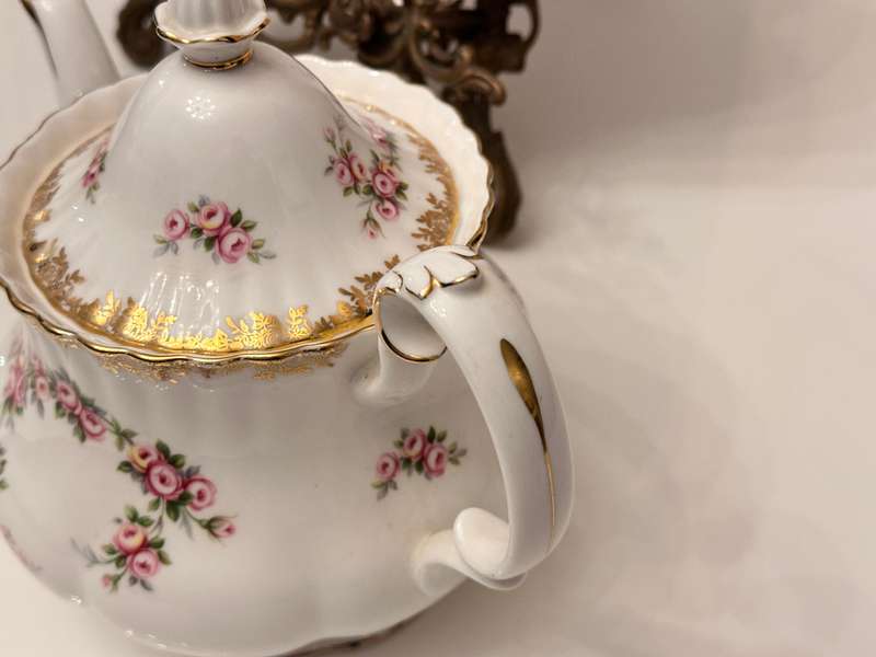 Royal Albert Dimity Rose Large Tea Pot & Cake Plate