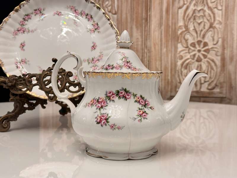 Royal Albert Dimity Rose Large Tea Pot & Cake Plate