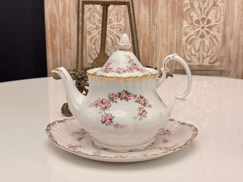 Royal Albert Dimity Rose Large Tea Pot & Cake Plate