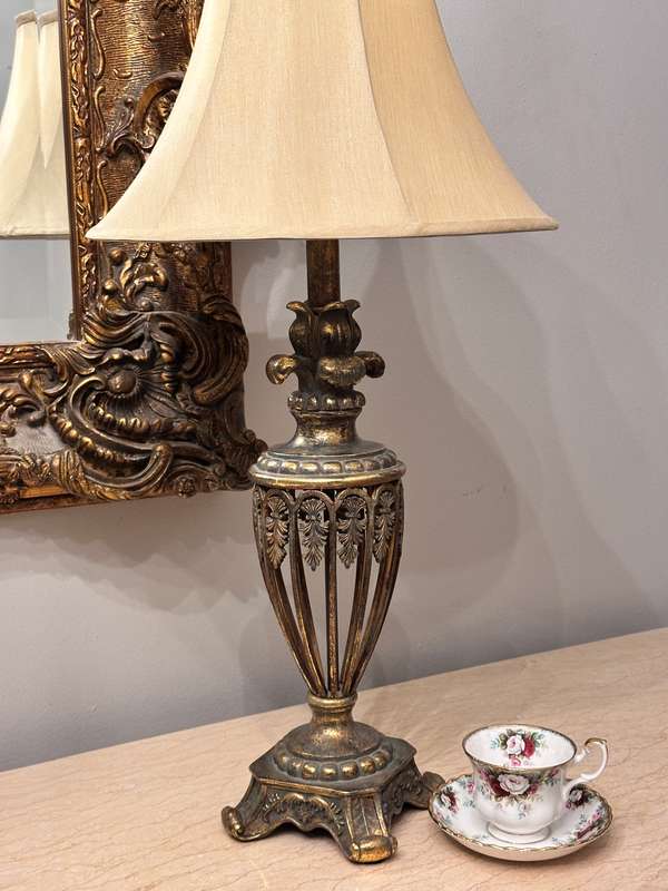 Exquisite Large Ornate Vintage Lamp