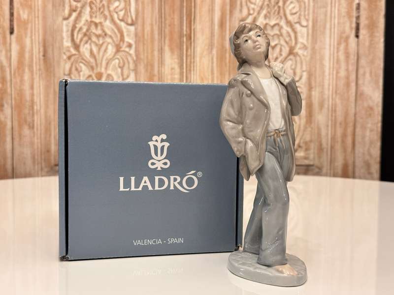 LLADRO Nao Exquisite Collectable