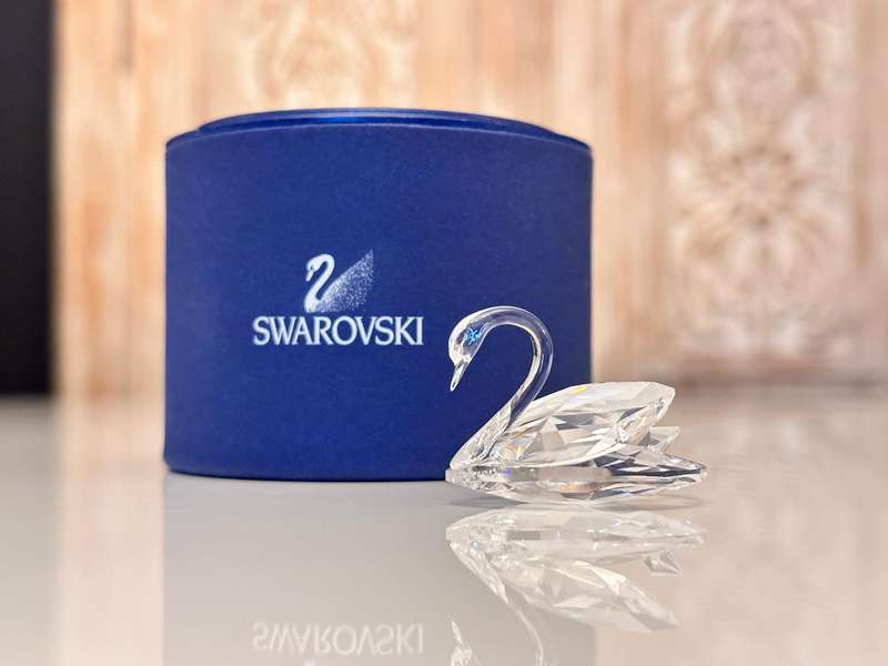 SWAROVSKI Exquisite Iconic Swan Collectable With Original Box