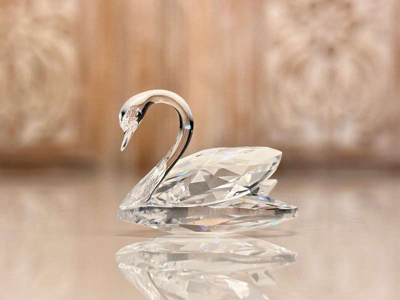 SWAROVSKI Exquisite Iconic Swan Collectable With Original Box