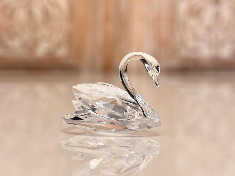 SWAROVSKI Exquisite Iconic Swan Collectable With Original Box
