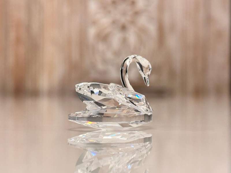 SWAROVSKI Exquisite Iconic Swan Collectable With Original Box