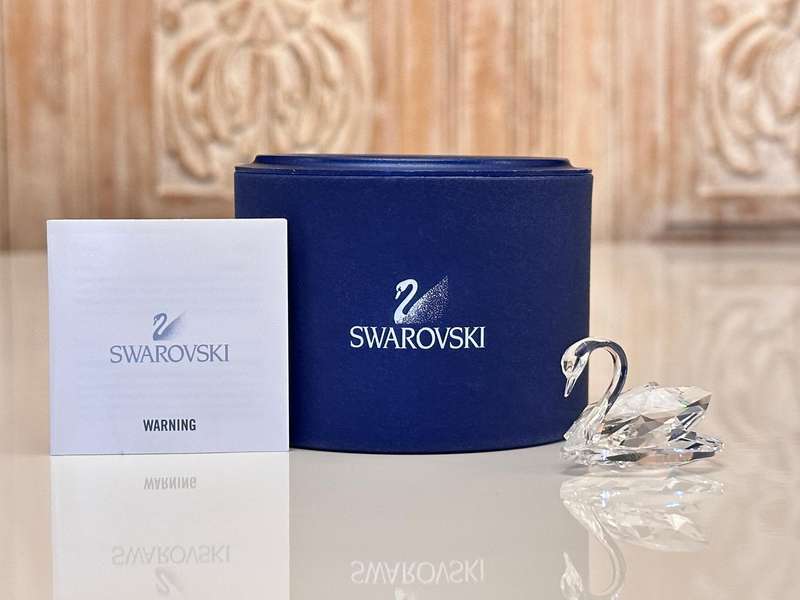 SWAROVSKI Exquisite Iconic Swan Collectable With Original Box