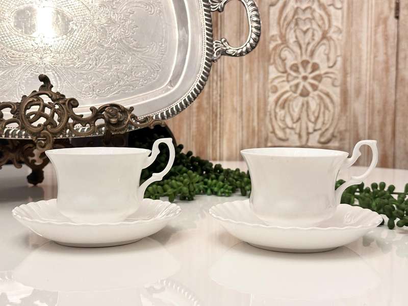 Elegant Royal Albert Tea cup & saucer / duos - Bid per cup