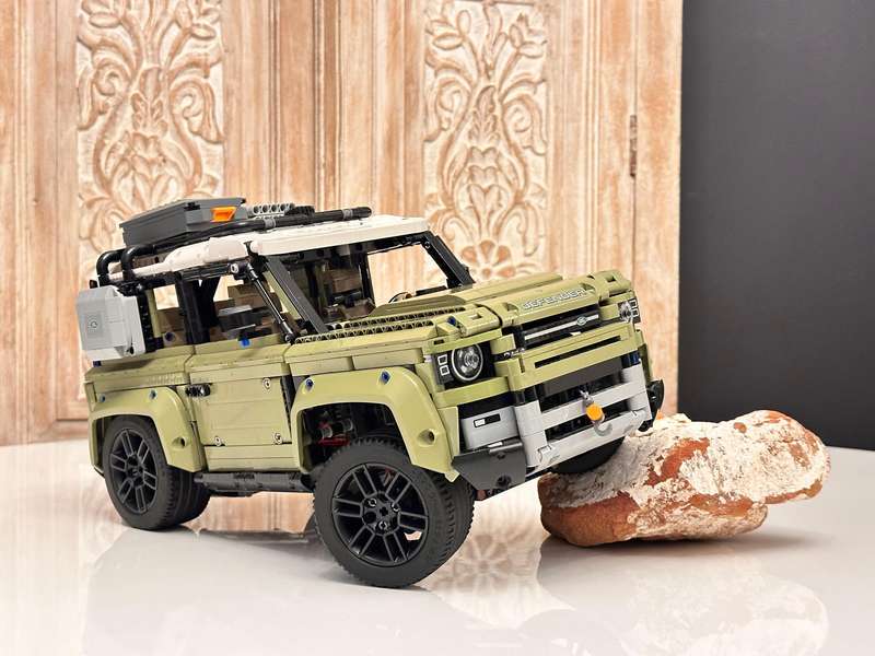 Lego Land Rover Defender Technic 2573pcs - Retired With Original Box