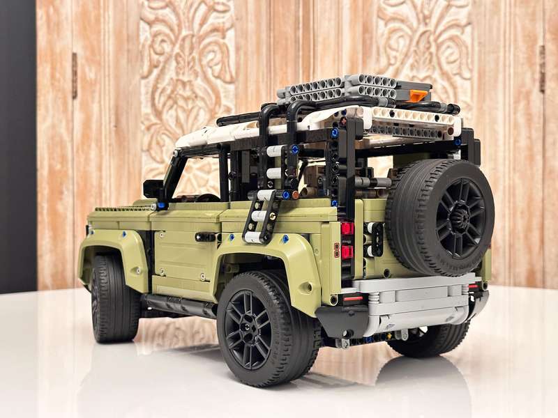 Lego Land Rover Defender Technic 2573pcs - Retired With Original Box