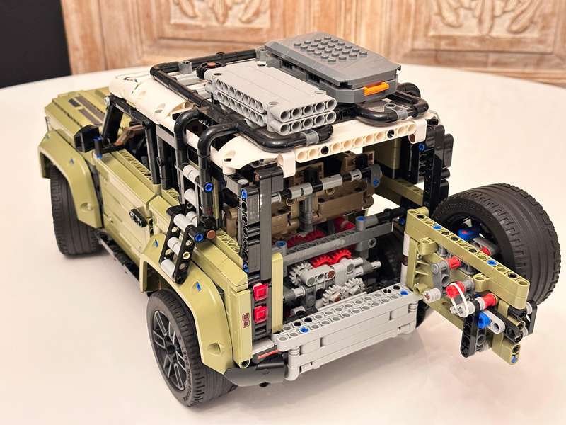 Lego Land Rover Defender Technic 2573pcs - Retired With Original Box