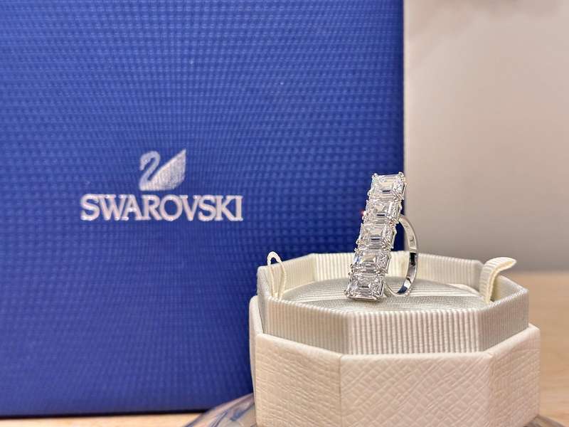 SWAROVSKI Showstopper Ring with Original Box