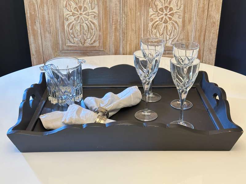 Stylish Design Serving Tray with Stand