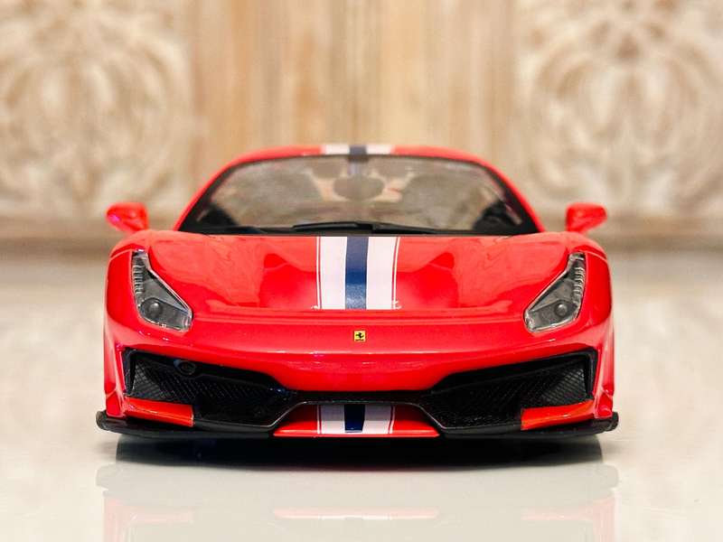 FERRARI 488 PISTA 1:24 Model Collectable in Original Box