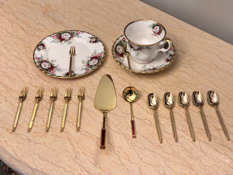 EETRITE Royal Albert Heirloom Cake Lifter / Sugar Spoon with Tea Spoon & Cake Fork Set