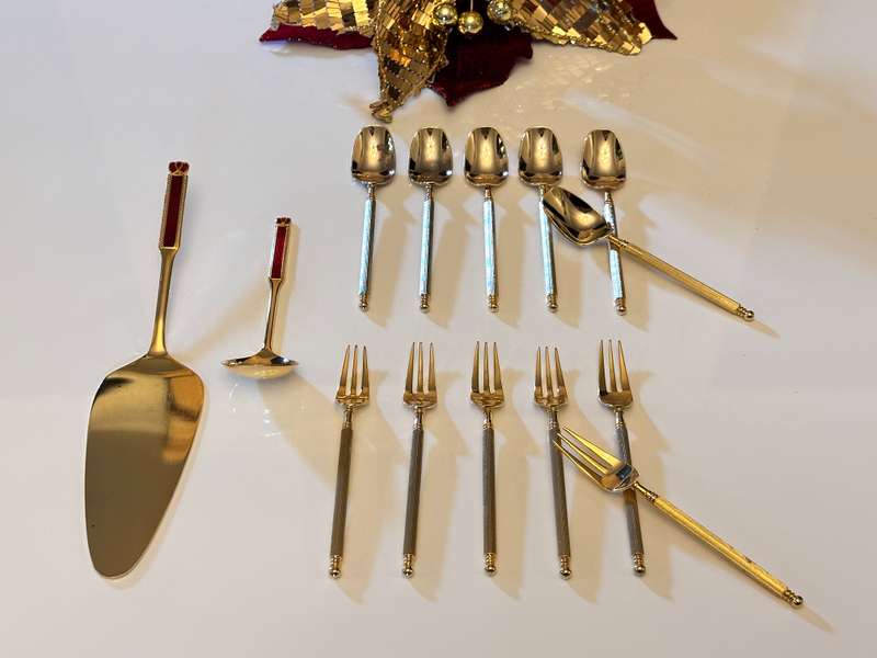 EETRITE Royal Albert Heirloom Cake Lifter / Sugar Spoon with Tea Spoon & Cake Fork Set