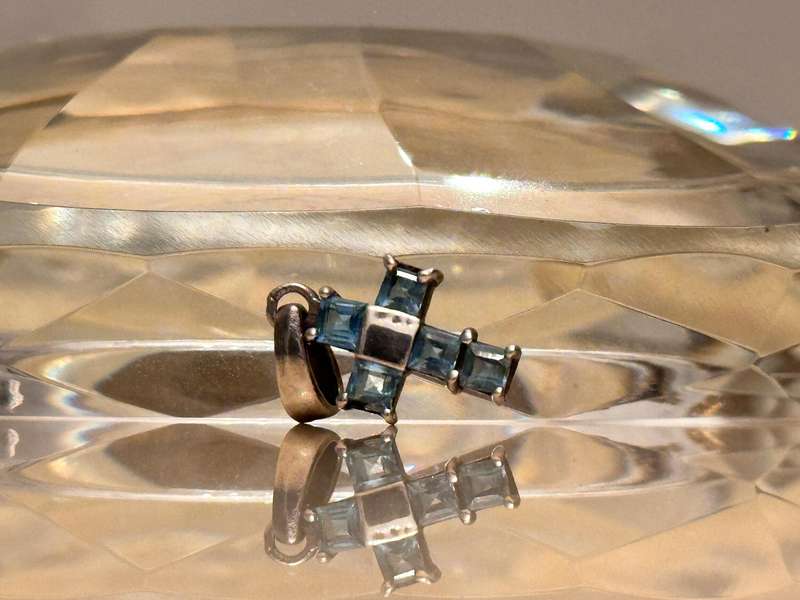 Beautiful Vintage Silver & Topaz Statement Cross