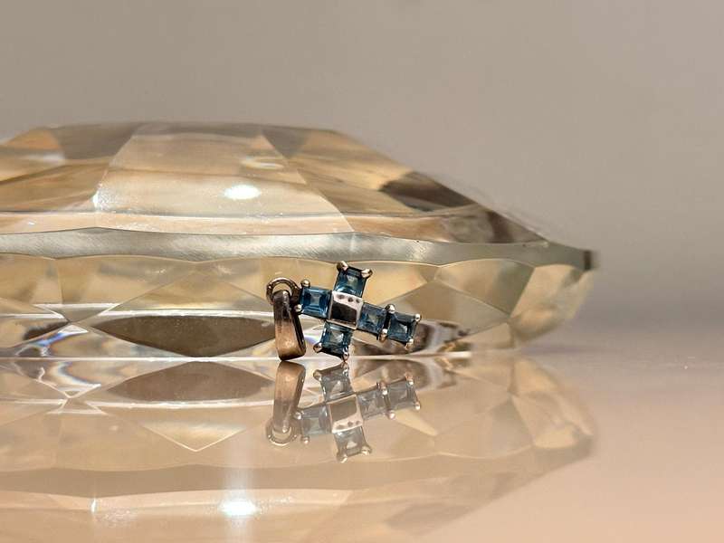 Beautiful Vintage Silver & Topaz Statement Cross