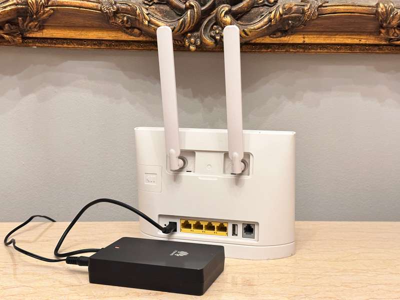 Huawei LTE 4G Wi-Fi SIM Router