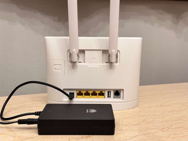 Huawei LTE 4G Wi-Fi SIM Router
