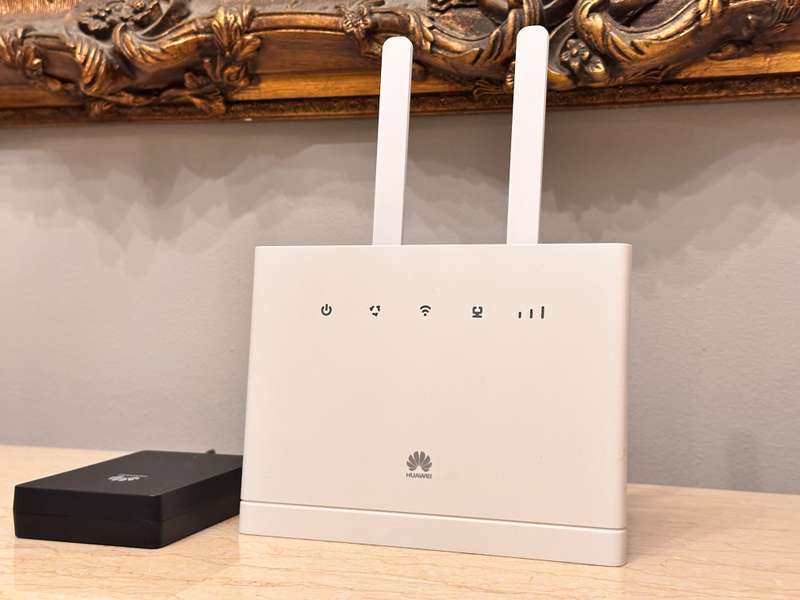 Huawei LTE 4G Wi-Fi SIM Router