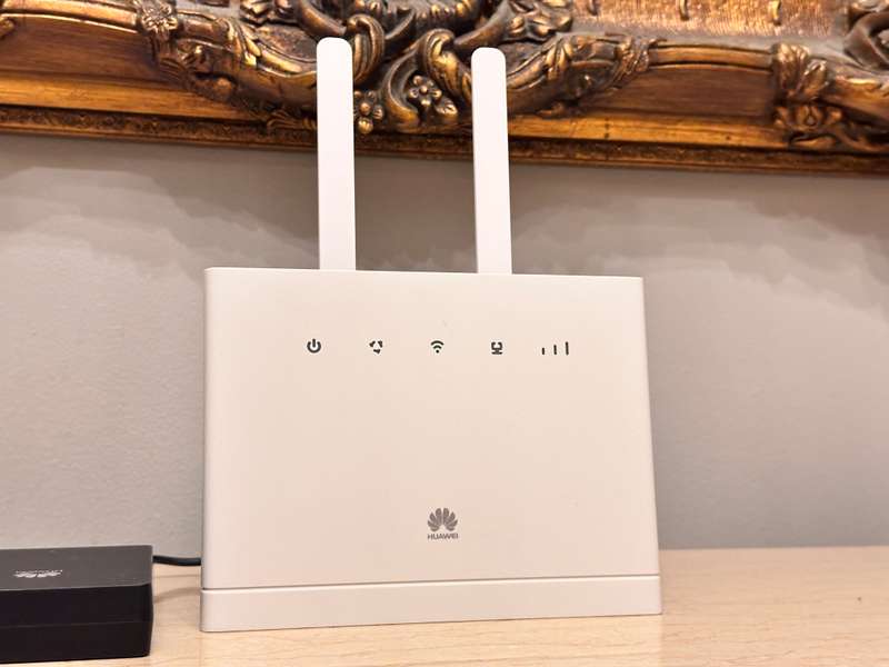 Huawei LTE 4G Wi-Fi SIM Router