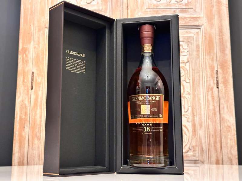 Glenmorangie 18 Year Extremely Rare Whisky in Display Case