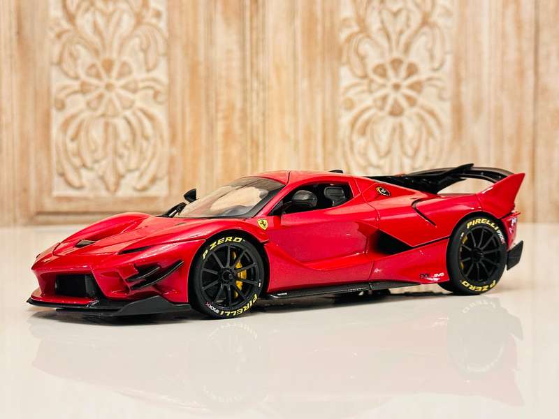 FERRARI FXXK EVO 1:18 Model Collectable in Original Box