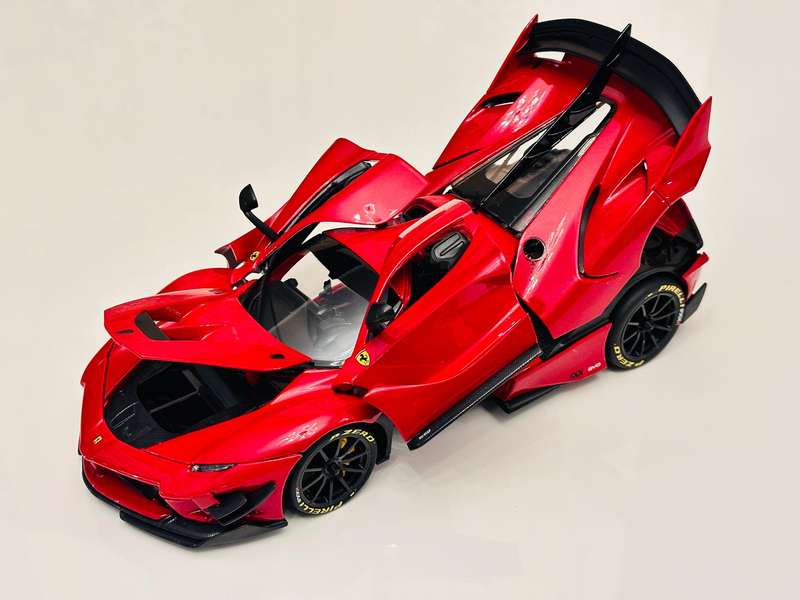FERRARI FXXK EVO 1:18 Model Collectable in Original Box