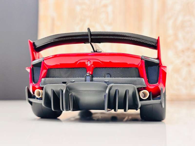 FERRARI FXXK EVO 1:18 Model Collectable in Original Box