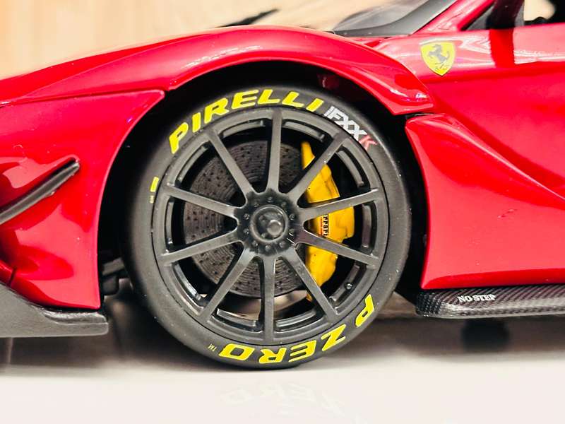 FERRARI FXXK EVO 1:18 Model Collectable in Original Box