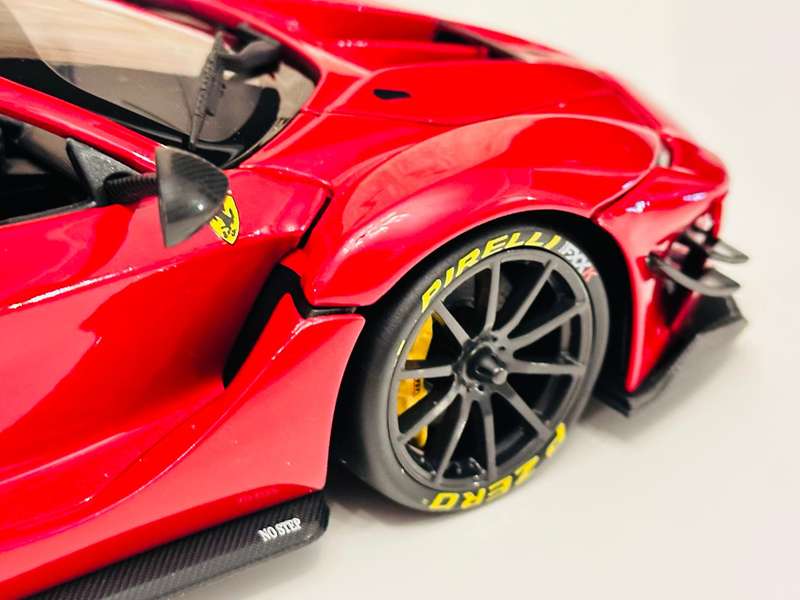 FERRARI FXXK EVO 1:18 Model Collectable in Original Box