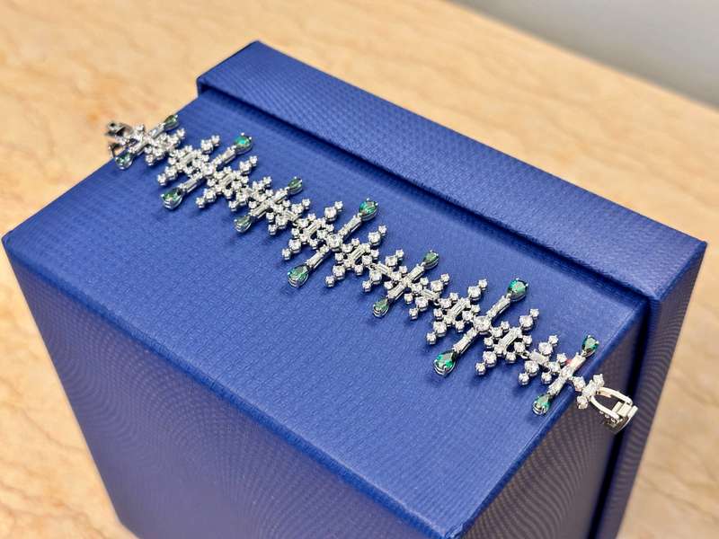 SWAROVSKI Statement Bracelet