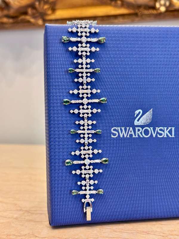 SWAROVSKI Statement Bracelet