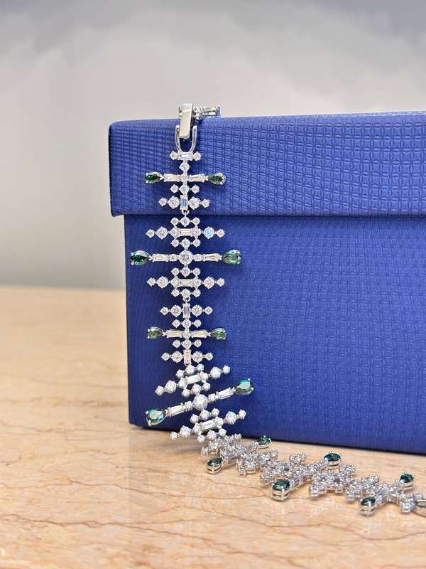 SWAROVSKI Statement Bracelet