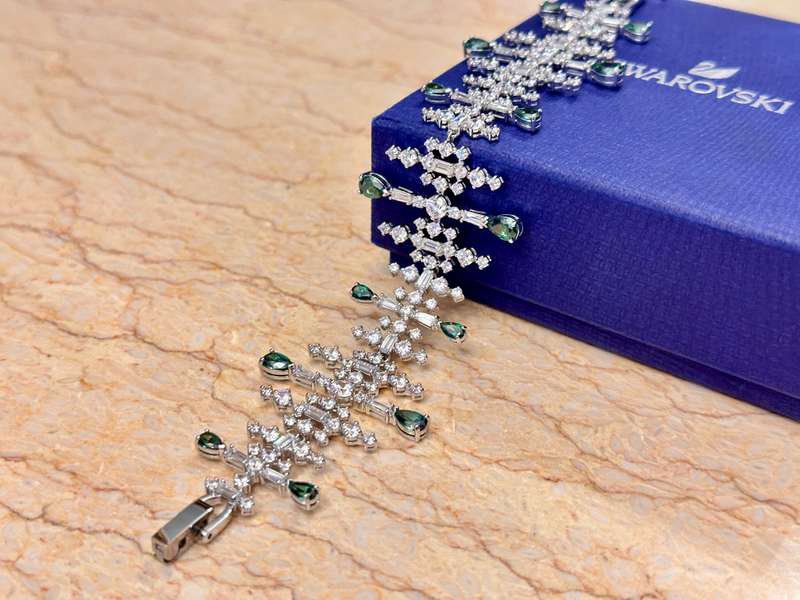 SWAROVSKI Statement Bracelet
