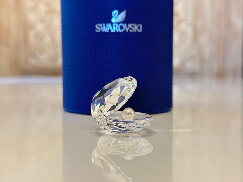 SWAROVSKI Crystal Shell With Pearl Collectable