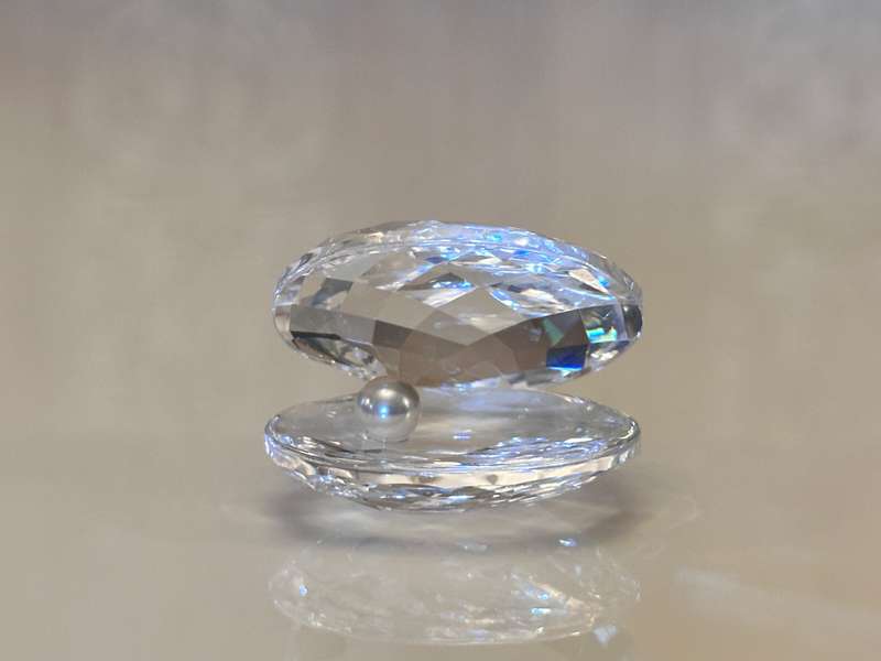 SWAROVSKI Crystal Shell With Pearl Collectable