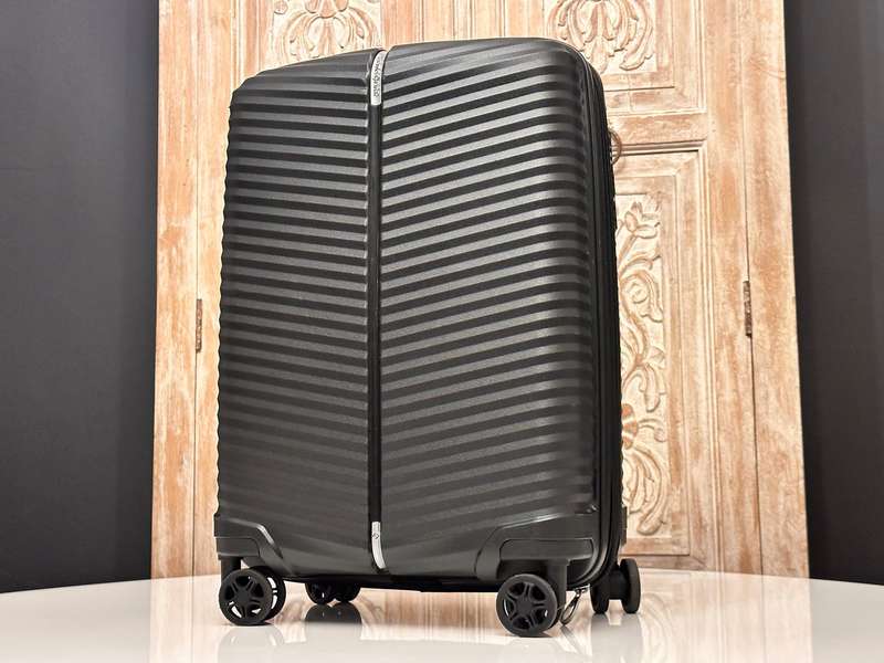 Samsonite Varro Expandable Carry on Luggage