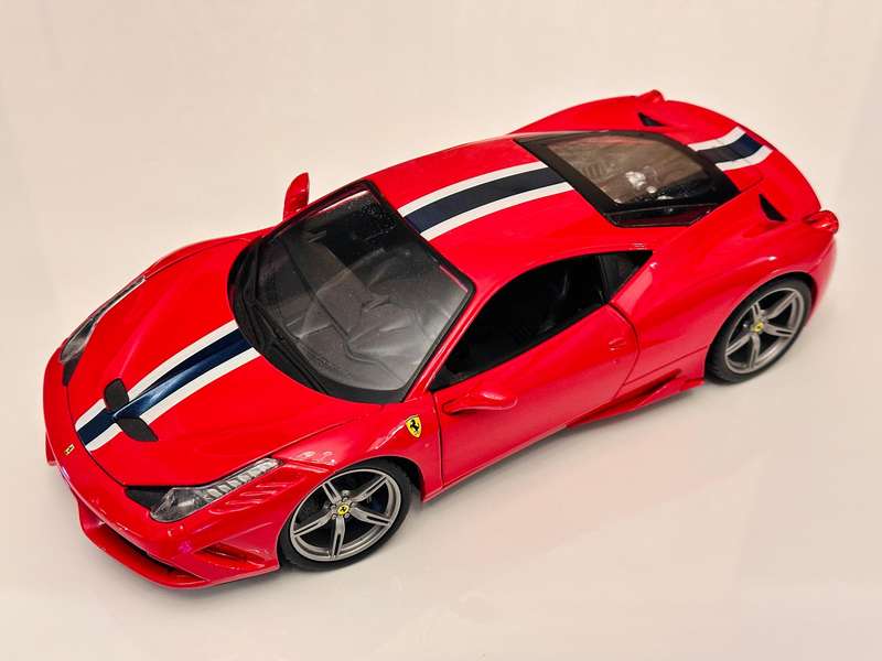 FERRARI 458 Speciale 1:18 Model Collectable in Original Box