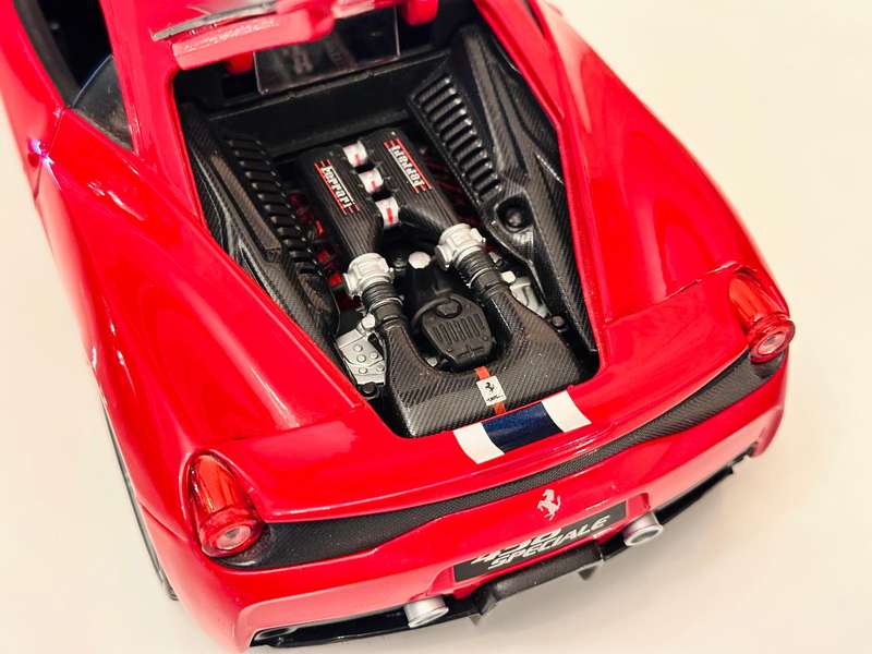FERRARI 458 Speciale 1:18 Model Collectable in Original Box