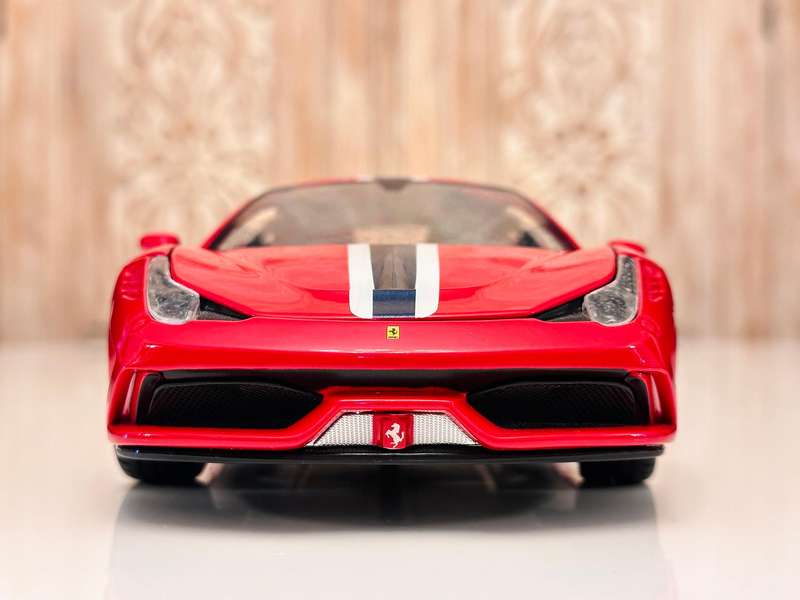 FERRARI 458 Speciale 1:18 Model Collectable in Original Box